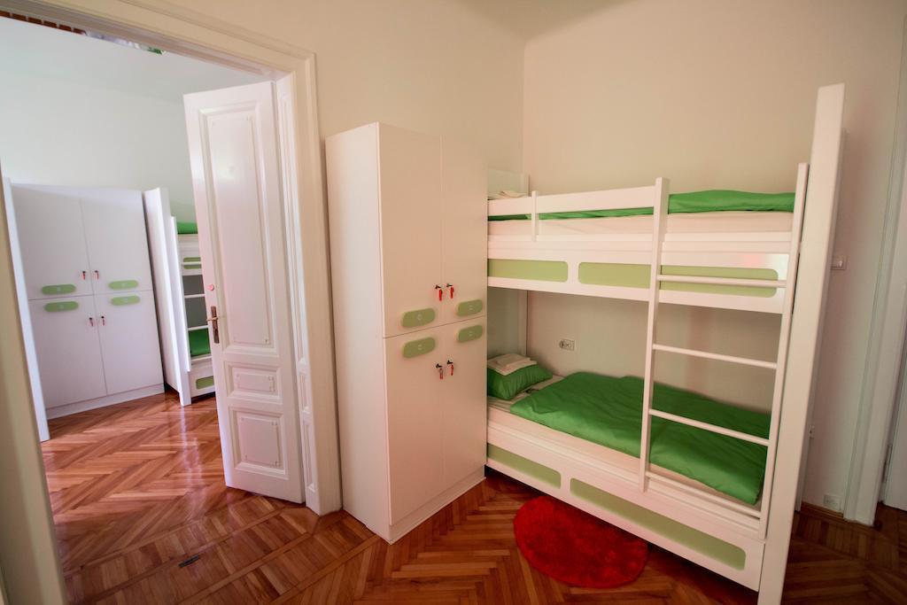 Hostel For Me Sarajevo Exterior photo
